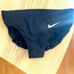 nike racing briefs / buns in black